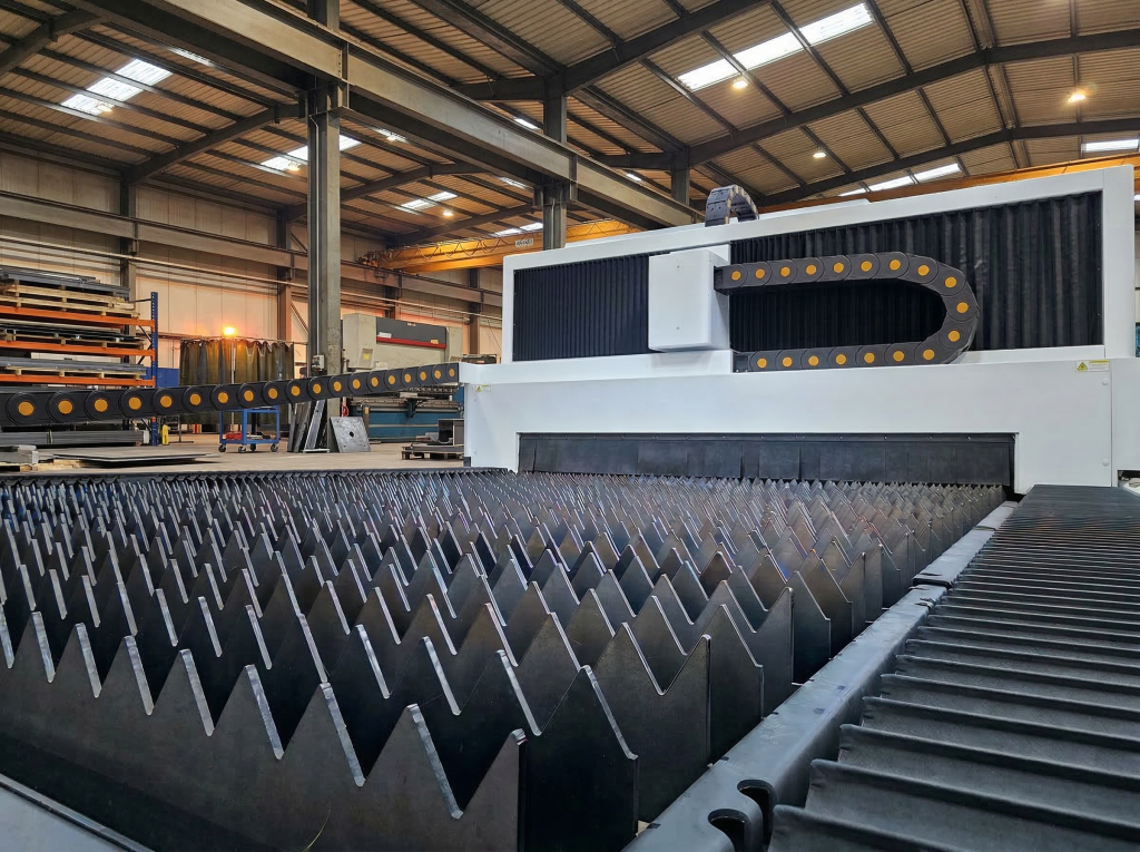 Industrial fibre laser cutting machine